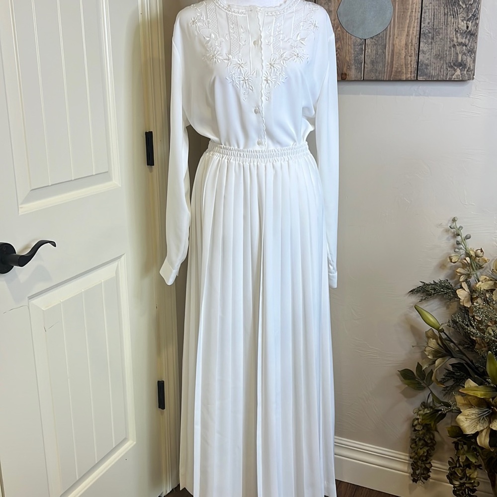 Vintage Two piece set all white